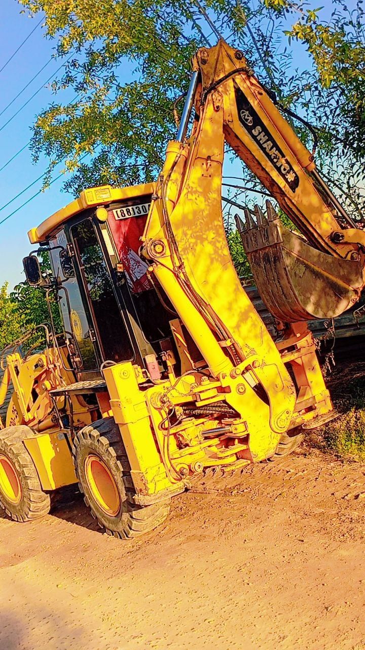 Ekiskvatr yuklagich jcb