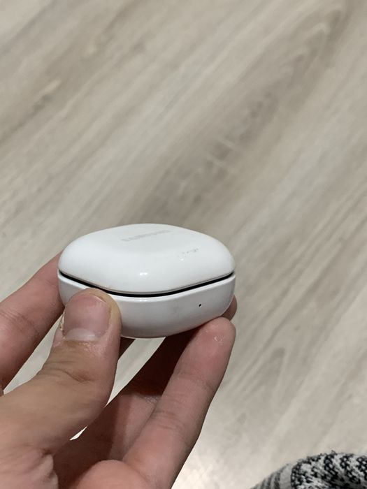 Кейс от Samsung Buds 2