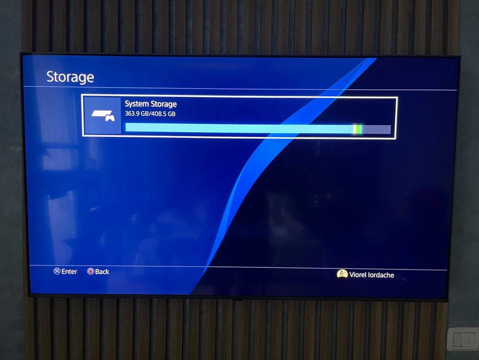 PS4 Slim 500 Gb -- 2 Controllere -- 4 jocuri