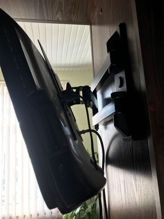 Продаю Телевизор SHARP AQUOS