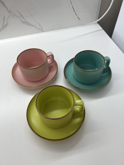 Красивая чашка с блюдцем