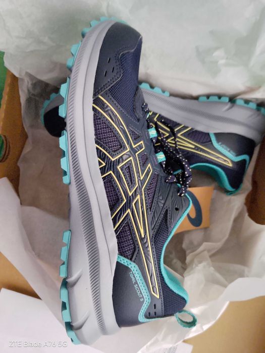 Маратонки a Asics 42 номер
