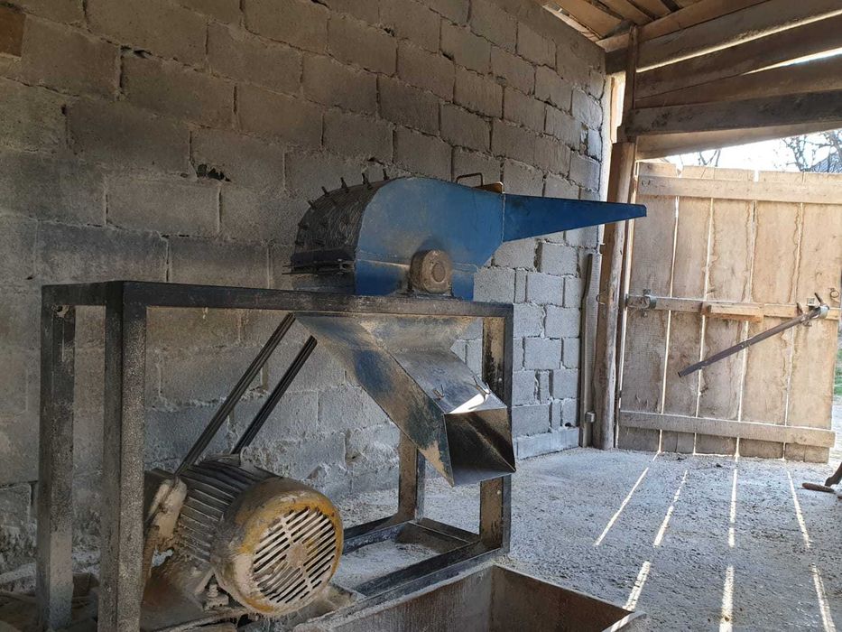 Moara macinat faina porumb