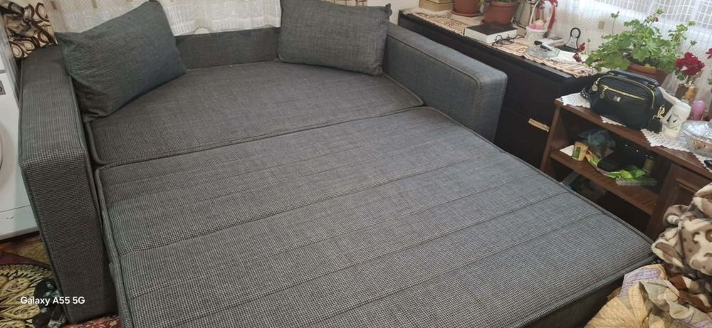 Продавам Диван 140х200 см