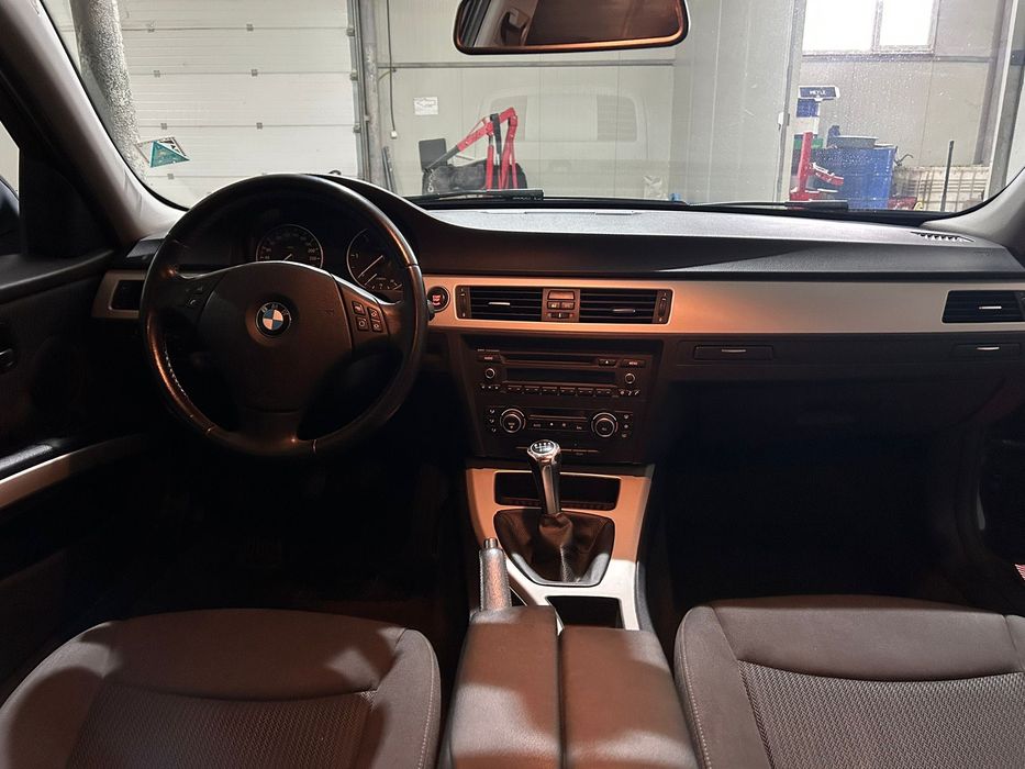 BMW seria 3 2011 178000 km 184cp