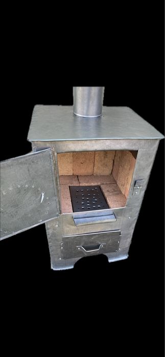 Sobă pe lemne stil șemineu