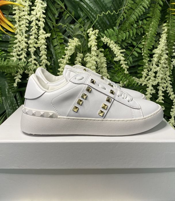 Valentino Garavani Rockstud White