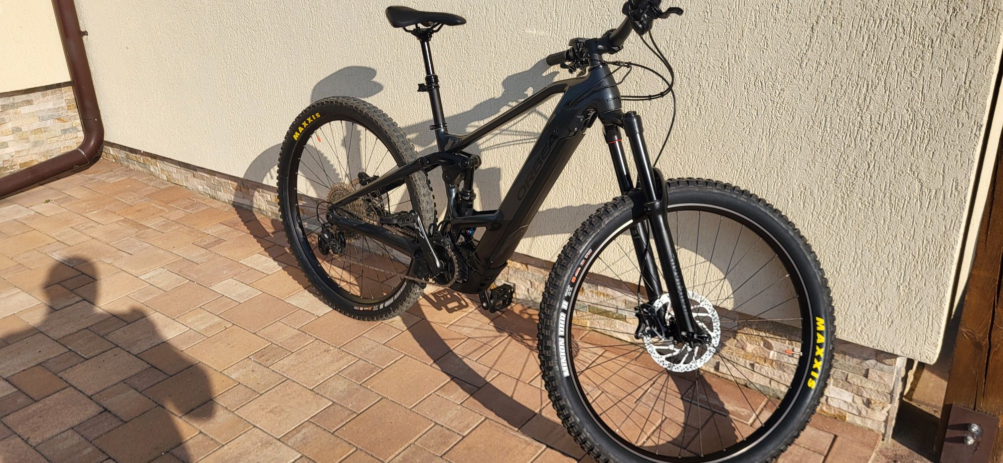 Bicicleta ORBEA Wild M cadru carbon,marimea M,furca rockshox