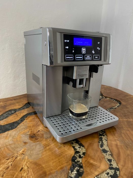 expresor / espressor cafea delonghi primadonna avant