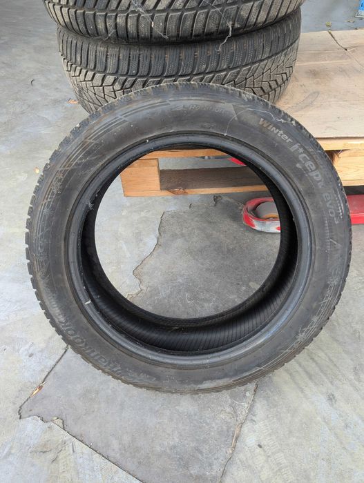 Зимни гуми Hankook 215/55 R18 99V