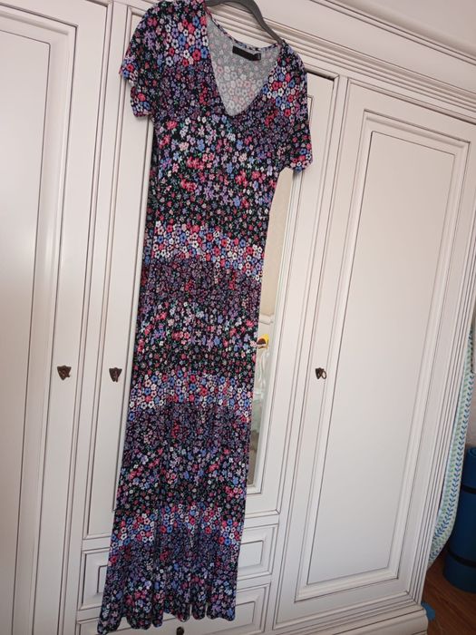 Lot 4 rochii marime 38-40+ fusta bonus