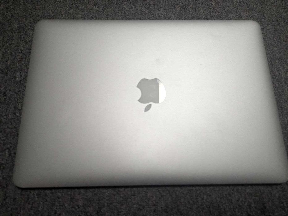 Apple Macbook Air