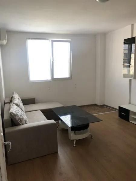 Светъл ДВУСТАЕН апартамент в жк. Тракия