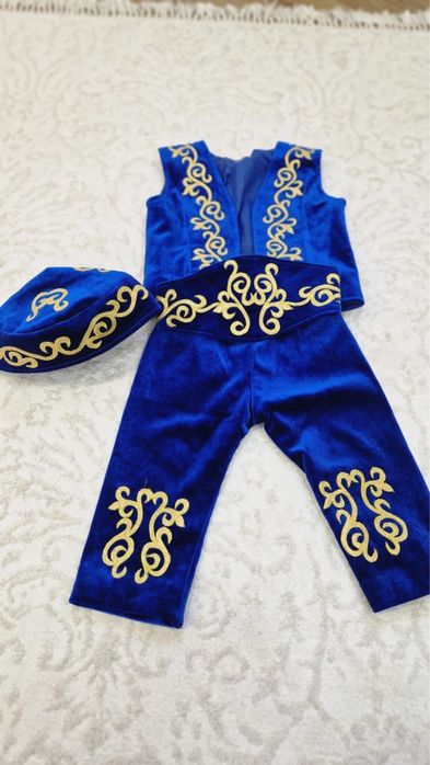 Ұлттық киім ою өрнектерімен