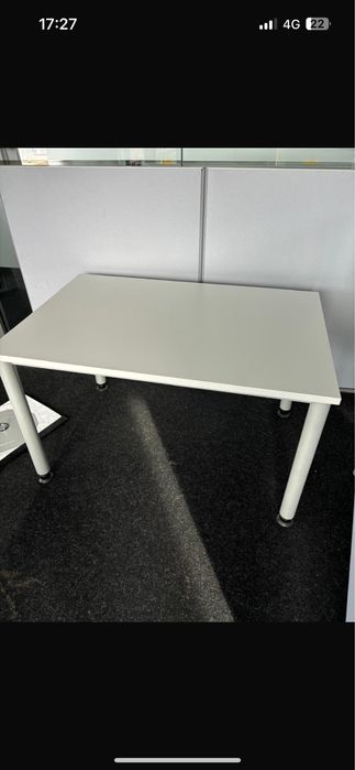 Vand birouri mese calitate superioara Germania Oferta