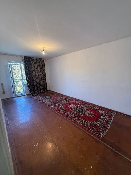 1 xonali kvartira sotiladi