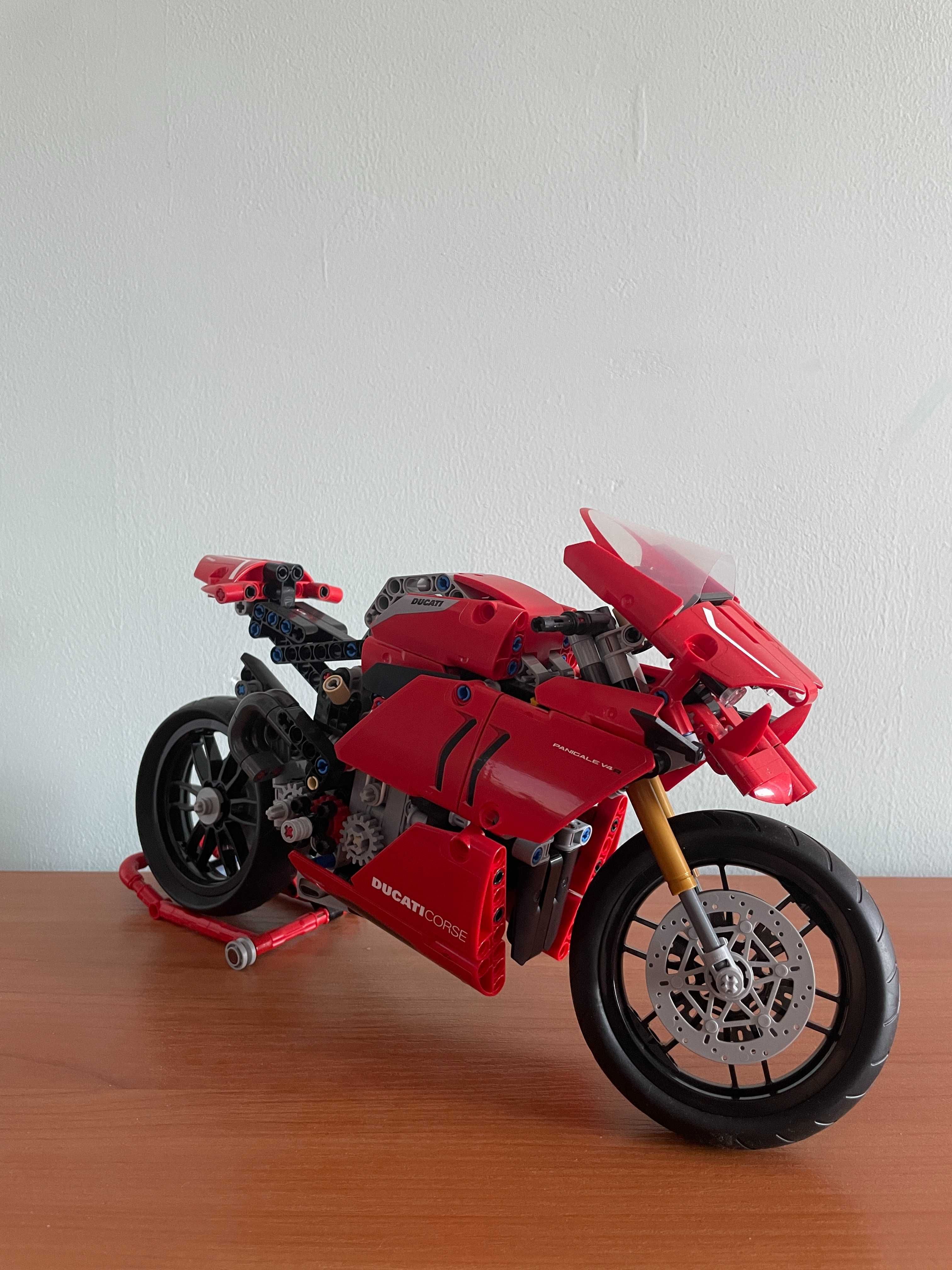 LEGO Technic - Ducati Panigale V4 R 42107, 646 части