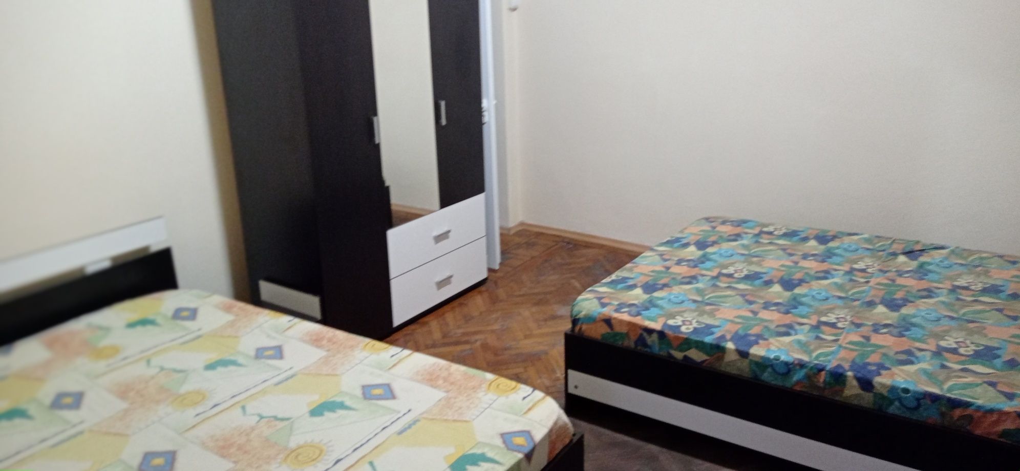 Închiriez casa zona Kaufland Icil 260 mp, utili 110 mp.