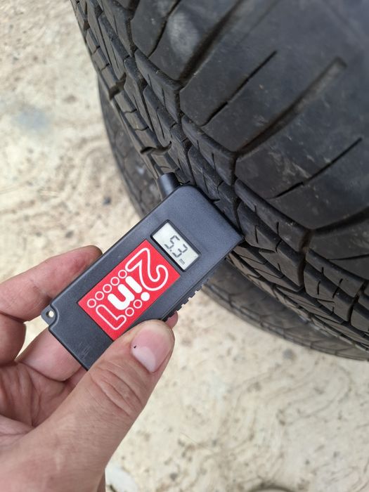 O Janta si doua anvelope Duster 215 65 R16 rezerva