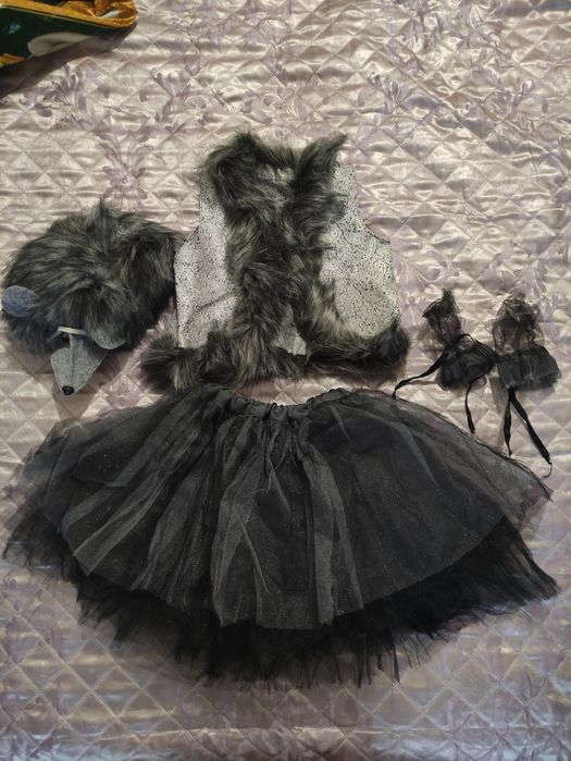 Продам костюмы на любой