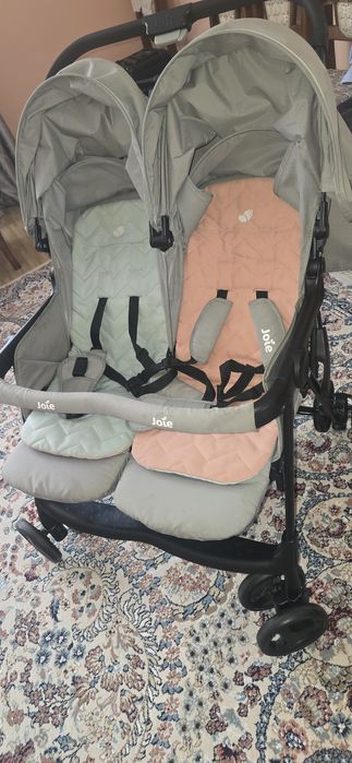 Коляска для двойни