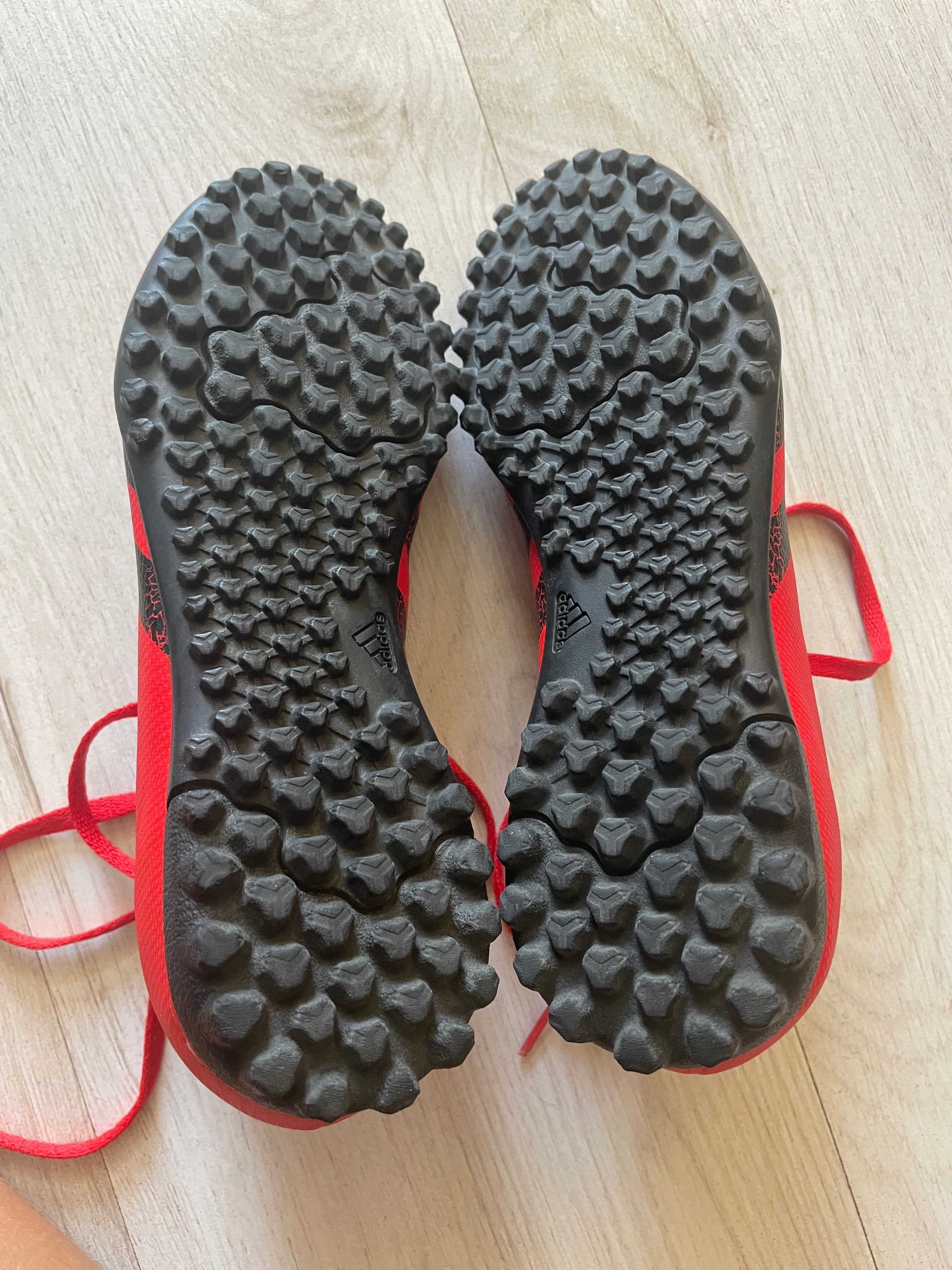 Футболни стоножки Adidas