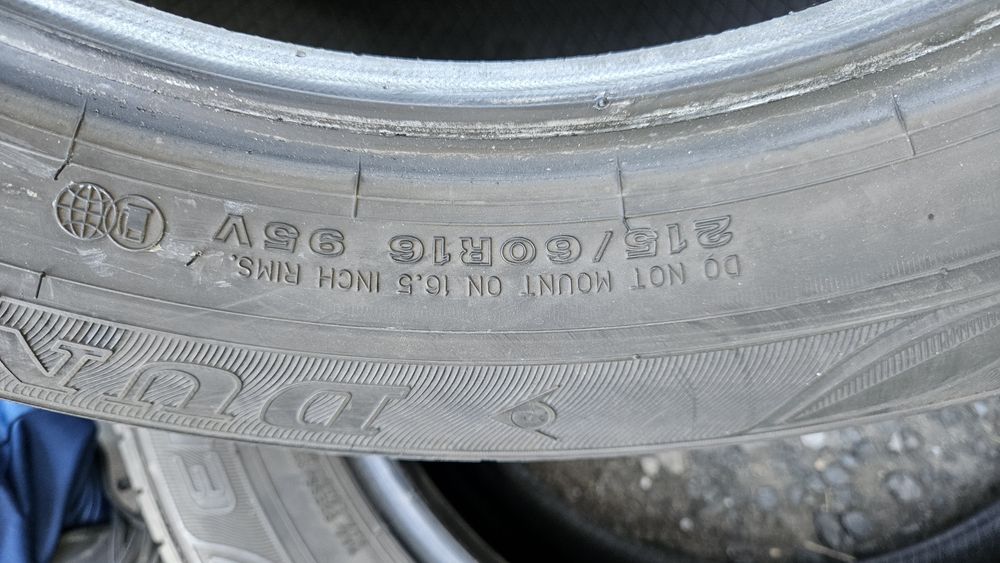 2бр гуми 215 60 16 дънлоп