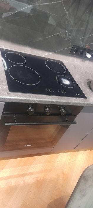 Продам варочную поверхность цвет черный стеклокерамика