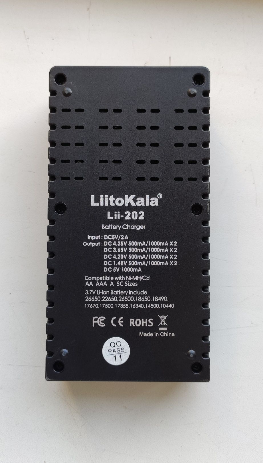 Перезаряжаемое литиевое зарядное устройство Liitokala Lii-202