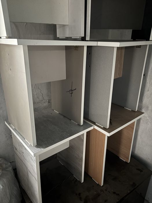 Табуреткалар бар үлкен,кішкентай