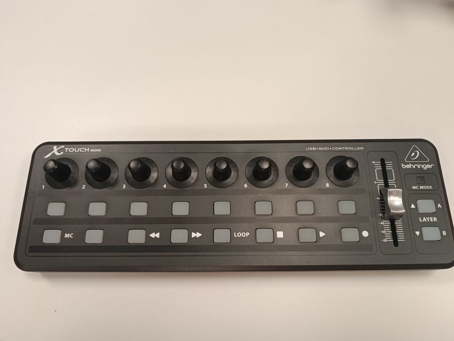 Behringer x touch mini