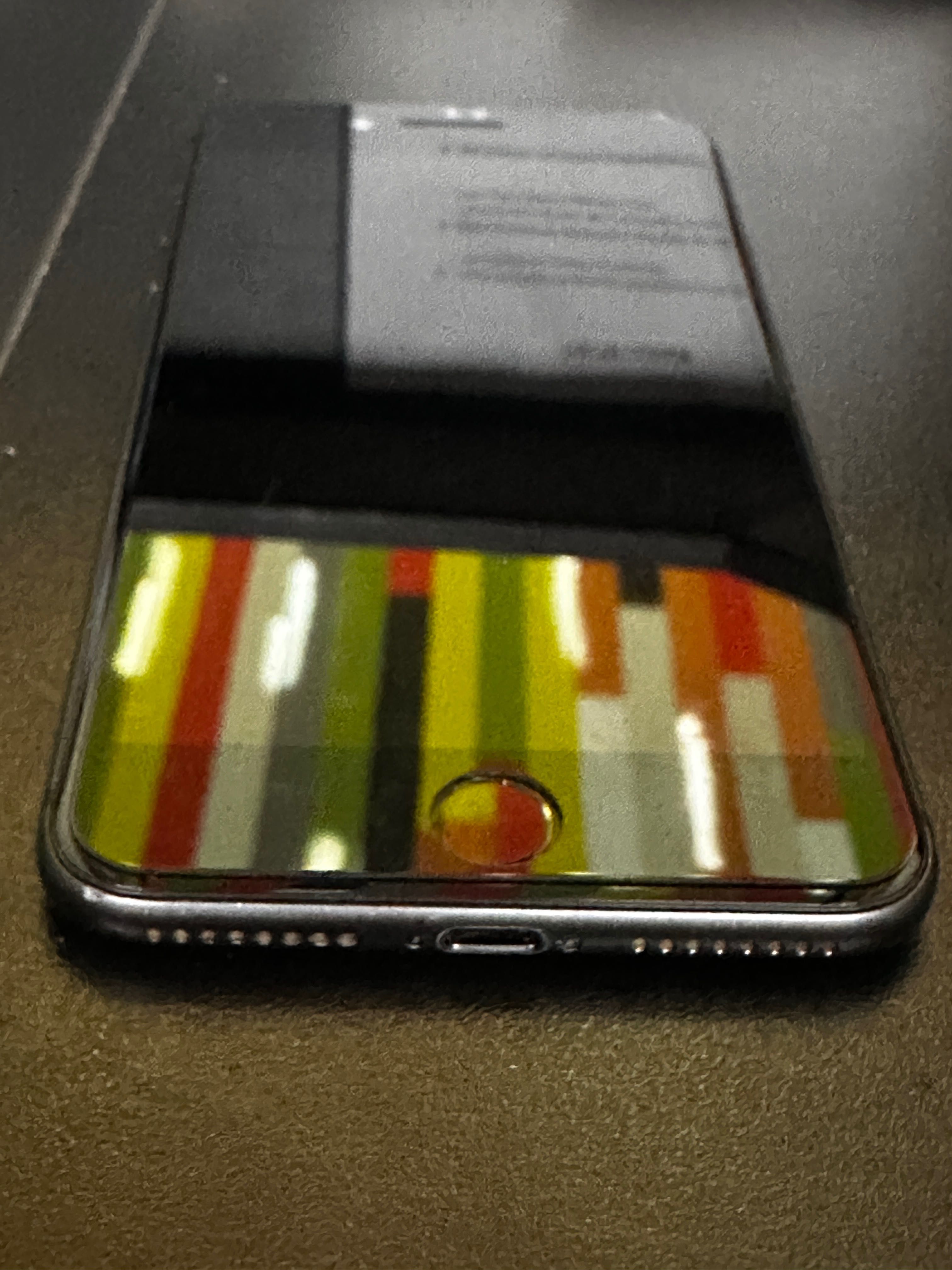 iPhone 8plus 64GB запазен! Батерия 82%!