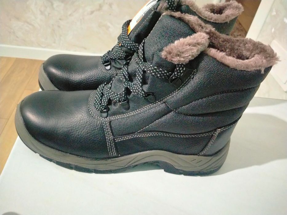 Продам спецобувь