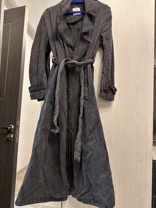 Bershka дънков тренчкот в кафяво и черно