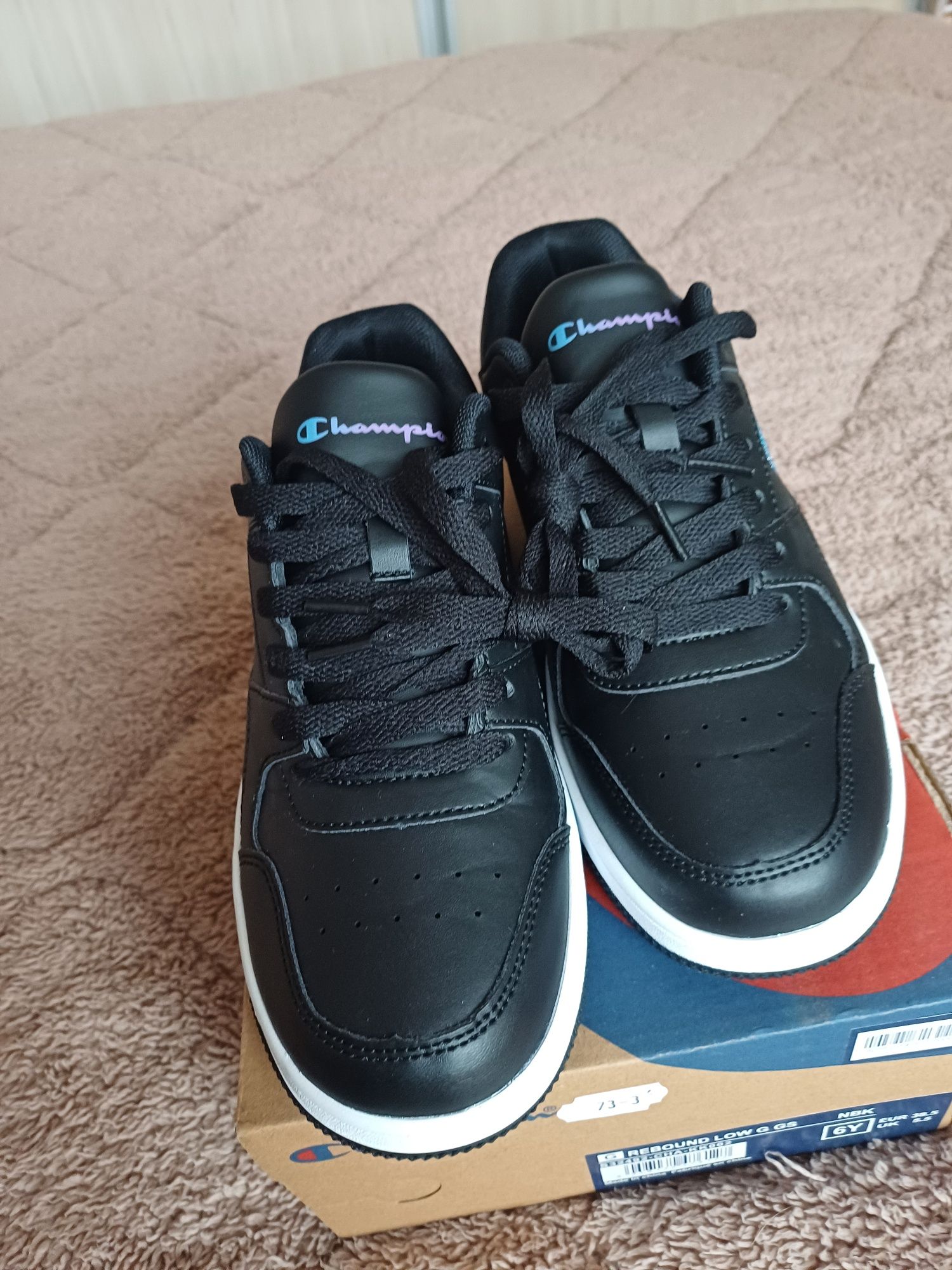 Сникъри Champion 38.5 / 24.5 см