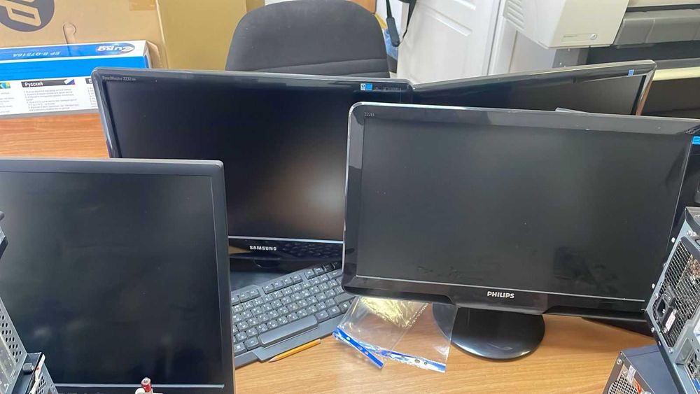 продам мониторы СРОЧНО