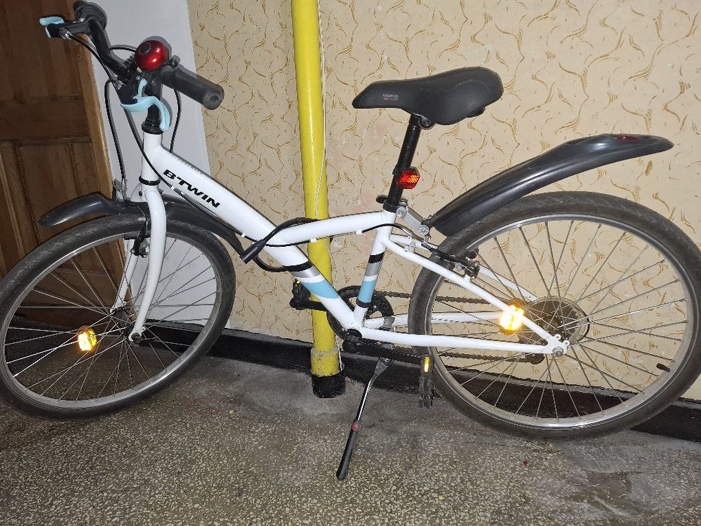 Vând bicicleta 24''