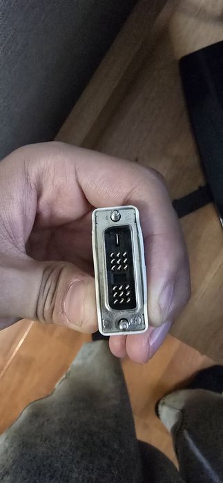 Монитор LG flaton IPS235V