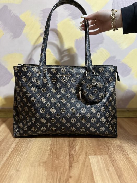 Geanta Guess de umar