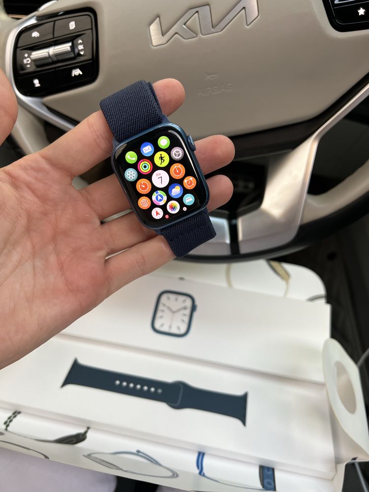 Продам Apple Watch 7 45mm Blue