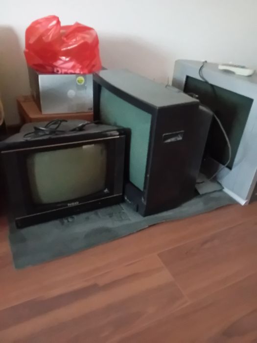 Televizoare funcționale cu telecomanda