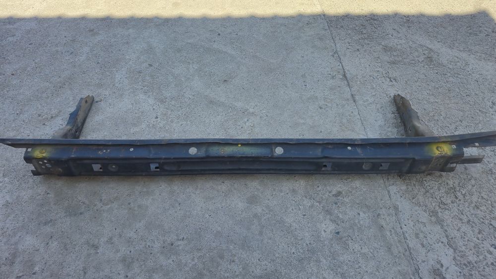 Продается крепление передней бампер