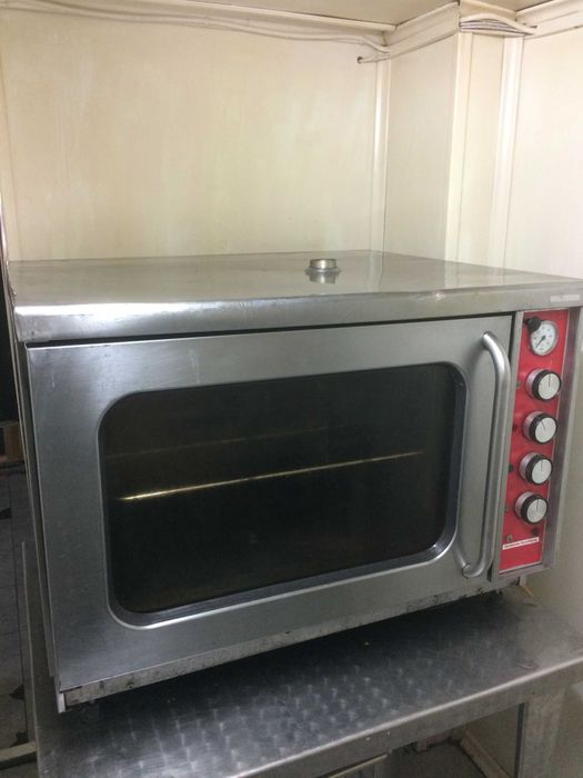 Продавам конвектомат Бертос , цена 770лв.