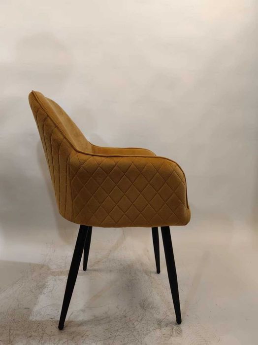 Трапезен стол Алба кадифе цвят старо злато