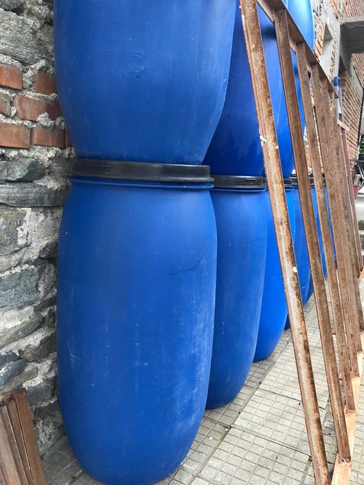 Бидони пластмасови