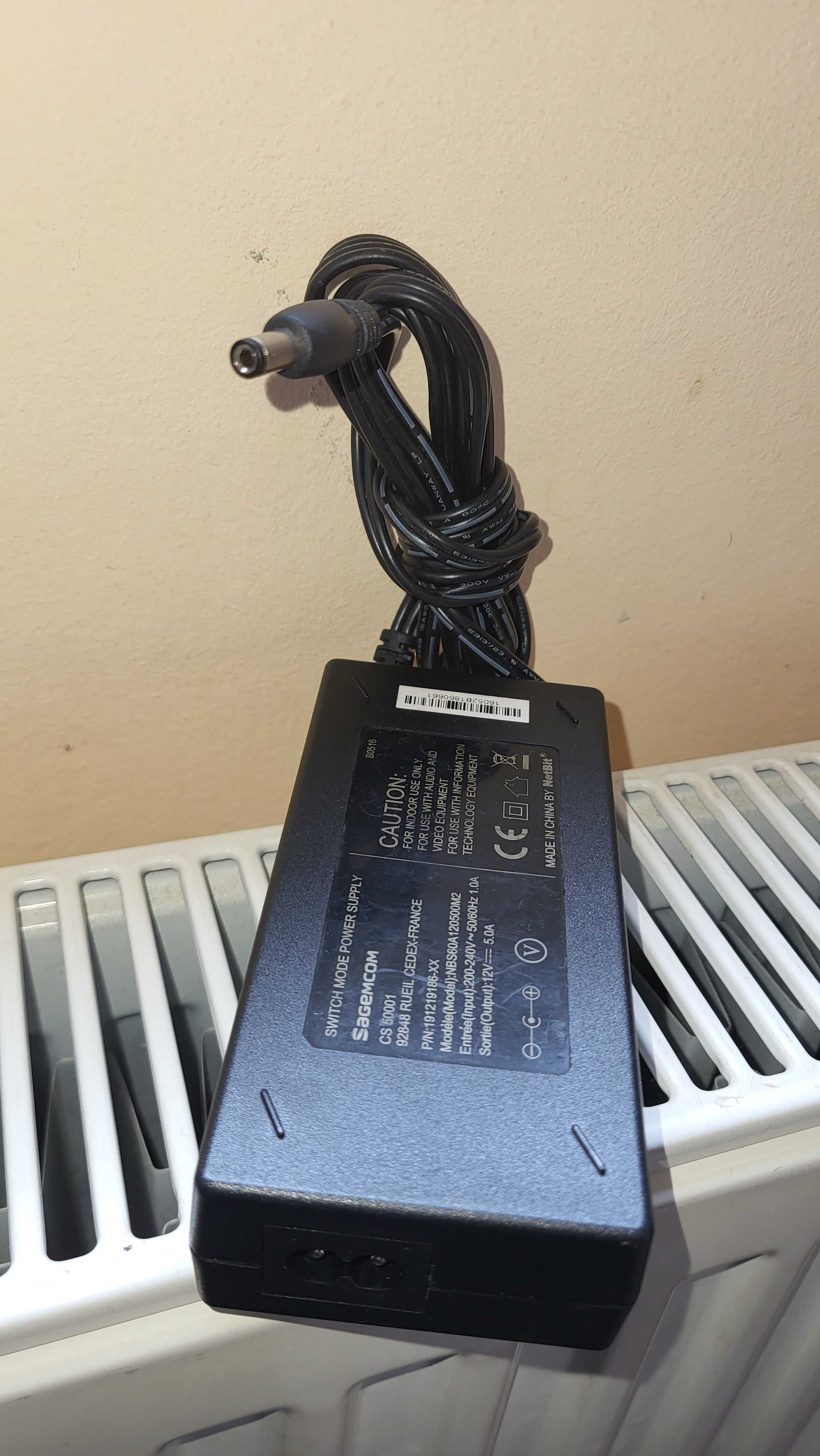 Incarcator 12V-5A  adaptor fuctional 55 lei