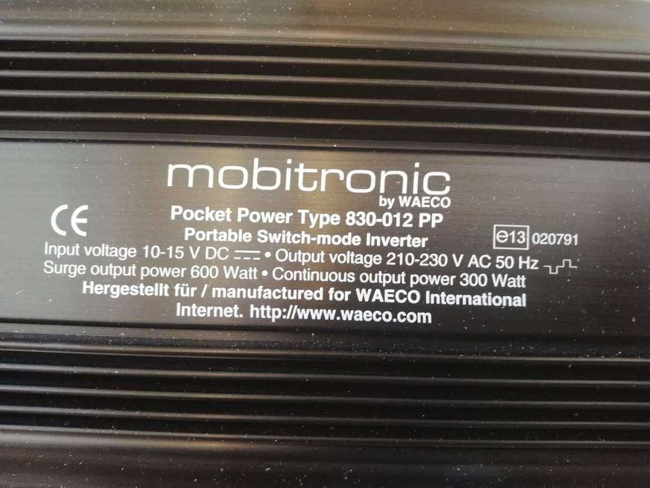 Mobitronic 12/220V camping Invertor 300W rulota