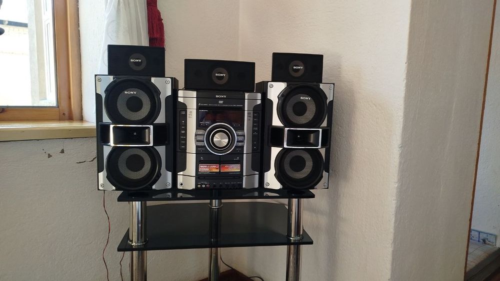 Музикалний центр . SONY.