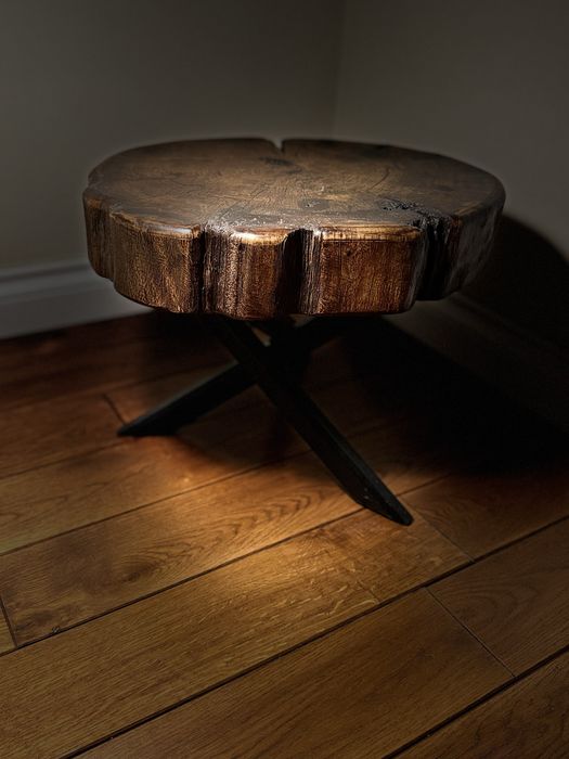 Masuta cafea din trunchi de nuc