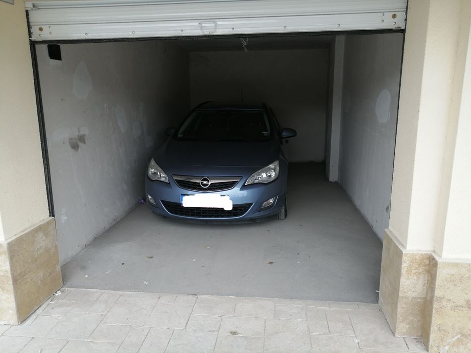 Гараж под наем. Намира се в кв. Кючук Париж.